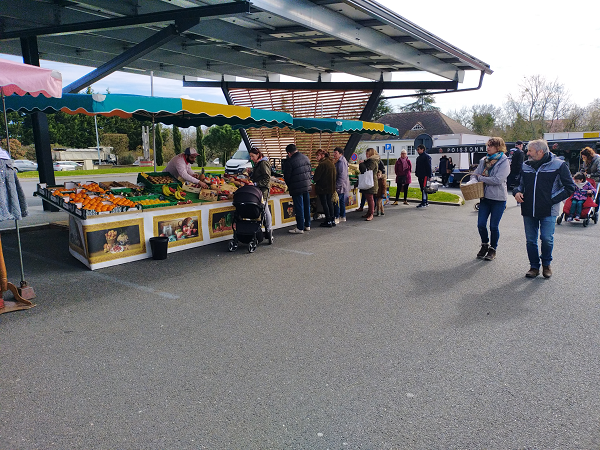 Découverte des marchés locaux autour d’Aigrefeuille-d’Aunis : produits frais et saveurs régionales